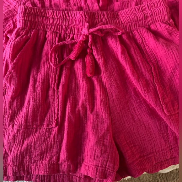 Pink Button-Up Shirt and Shorts Set l M - Picture 4 of 5
